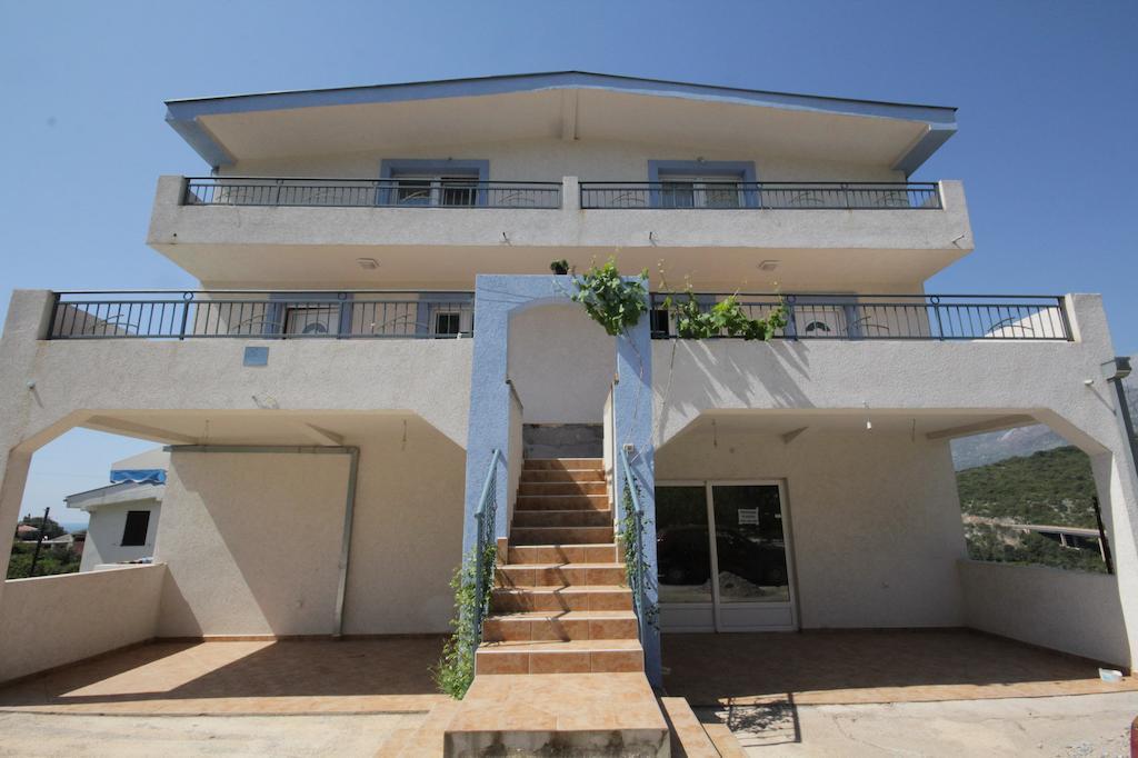 Apartments Ajla Utjeha Ngoại thất bức ảnh