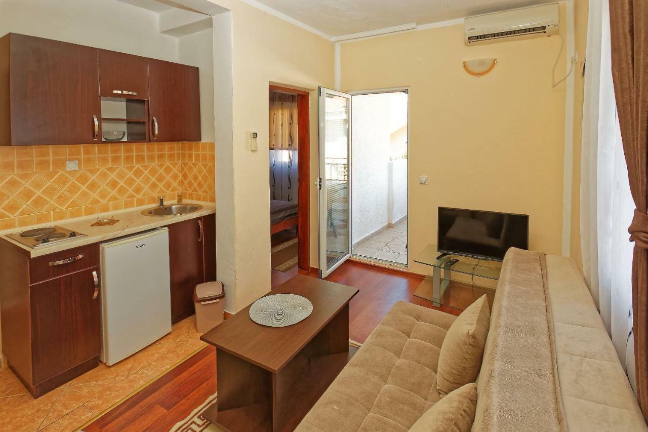 Apartments Ajla Utjeha Ngoại thất bức ảnh