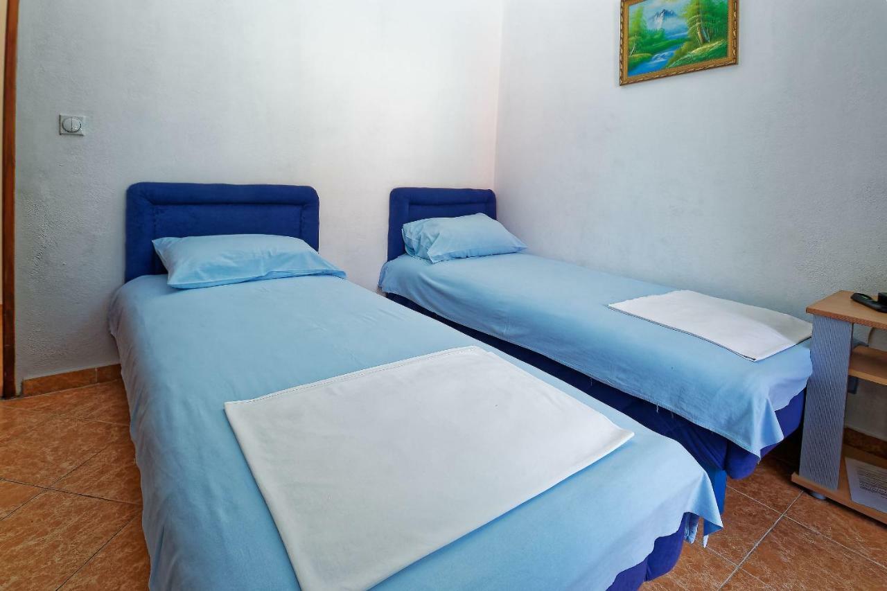Apartments Ajla Utjeha Ngoại thất bức ảnh