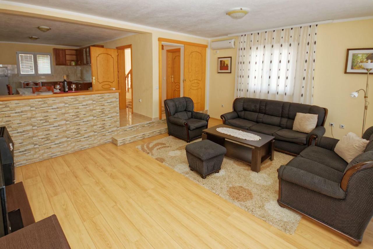 Apartments Ajla Utjeha Ngoại thất bức ảnh