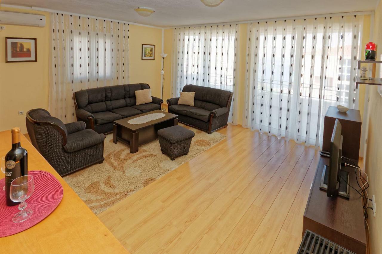 Apartments Ajla Utjeha Ngoại thất bức ảnh