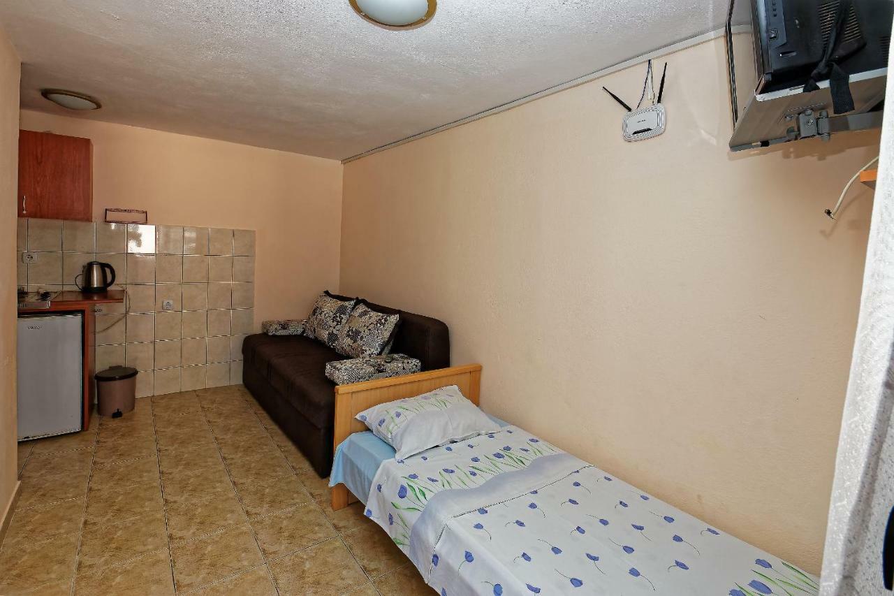 Apartments Ajla Utjeha Ngoại thất bức ảnh