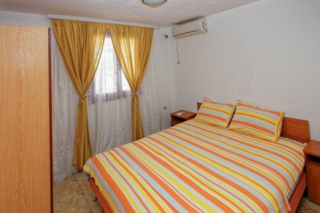 Apartments Ajla Utjeha Ngoại thất bức ảnh